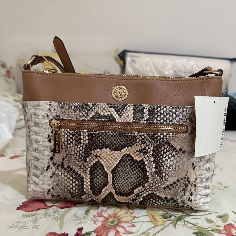 NWT Anna Klein Crossbody